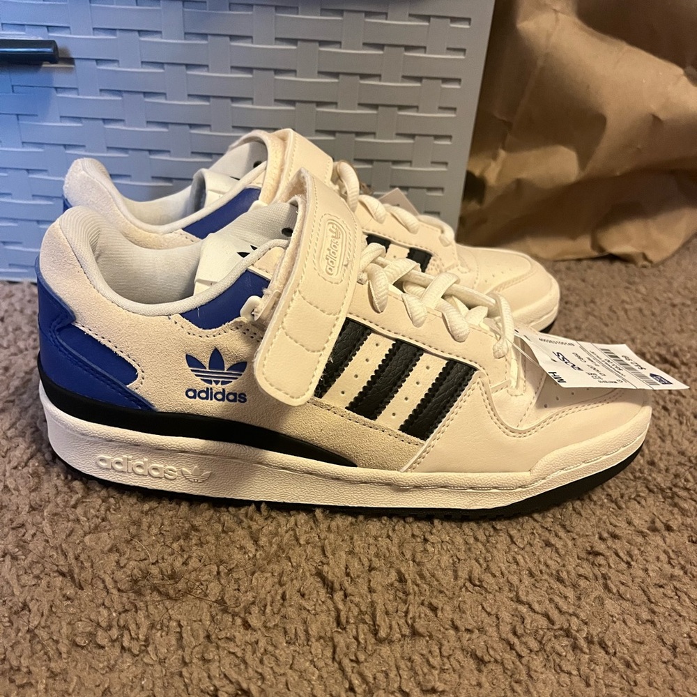 Adidas forum low